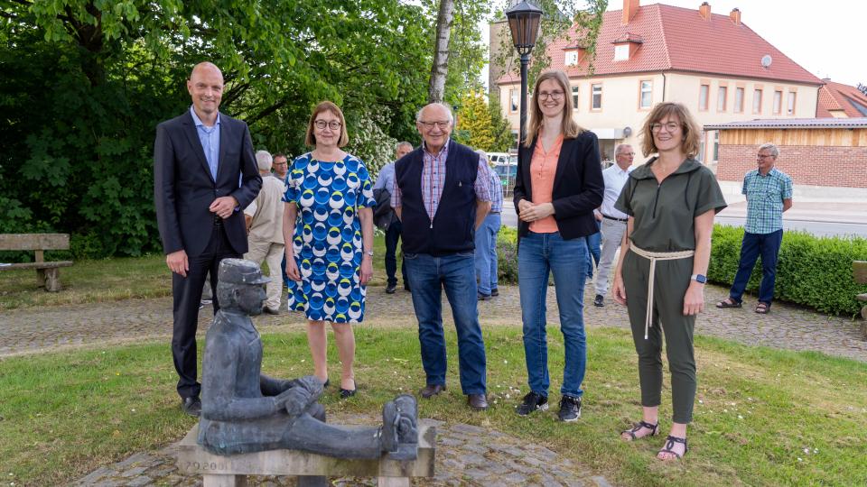 Gemeinsamer Abschluss in der Dorfmitte