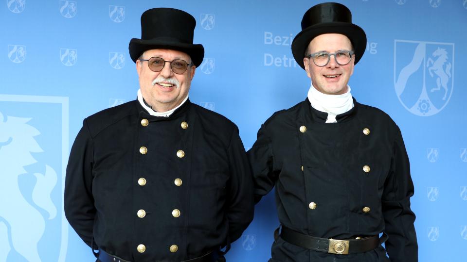 Der bevollmächtigte Bezirksschornsteinfeger Christof Loke (rechts) mit dem Obermeister Dirk Franck. 