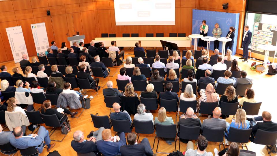 Das Plenum bei der Festveranstaltung zu 25 Jahre Berufskollegs.